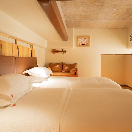 Patio Spring Holiday Inn -- Free Round Trip Pick-Up Service --Panoramic View Of Tianmen Mount Zhangjiajie Exteriör bild