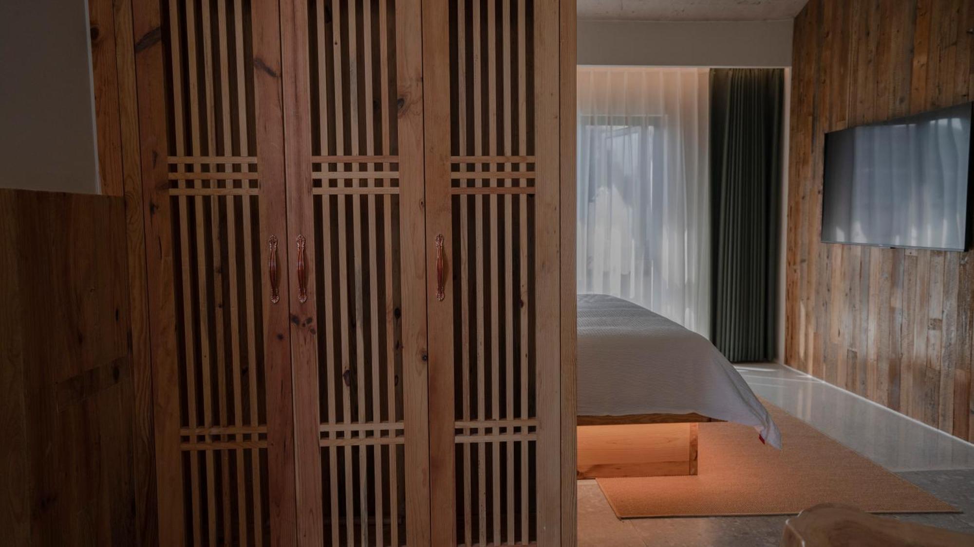 Patio Spring Holiday Inn -- Free Round Trip Pick-Up Service --Panoramic View Of Tianmen Mount Zhangjiajie Exteriör bild