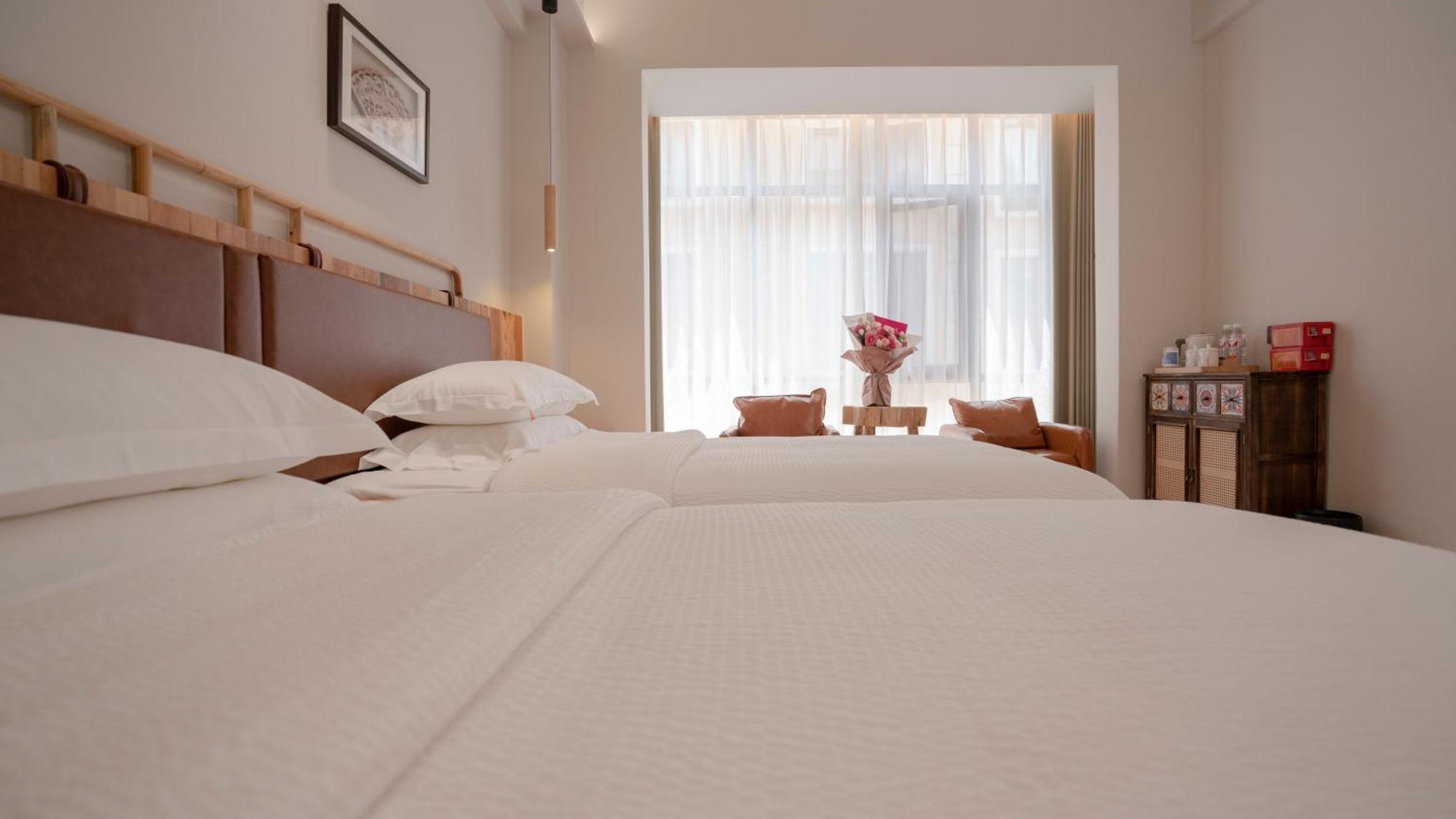 Patio Spring Holiday Inn -- Free Round Trip Pick-Up Service --Panoramic View Of Tianmen Mount Zhangjiajie Exteriör bild