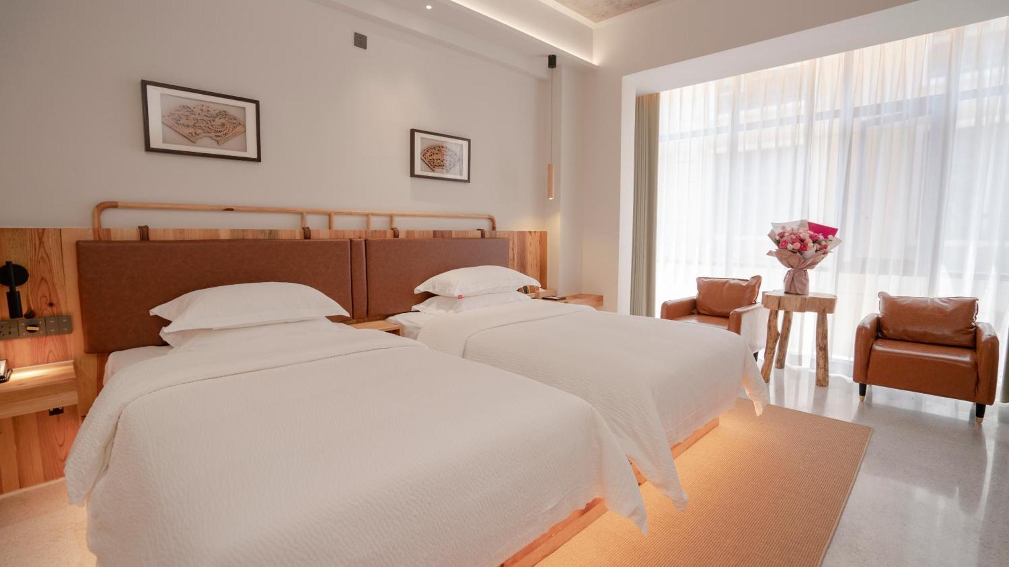 Patio Spring Holiday Inn -- Free Round Trip Pick-Up Service --Panoramic View Of Tianmen Mount Zhangjiajie Exteriör bild