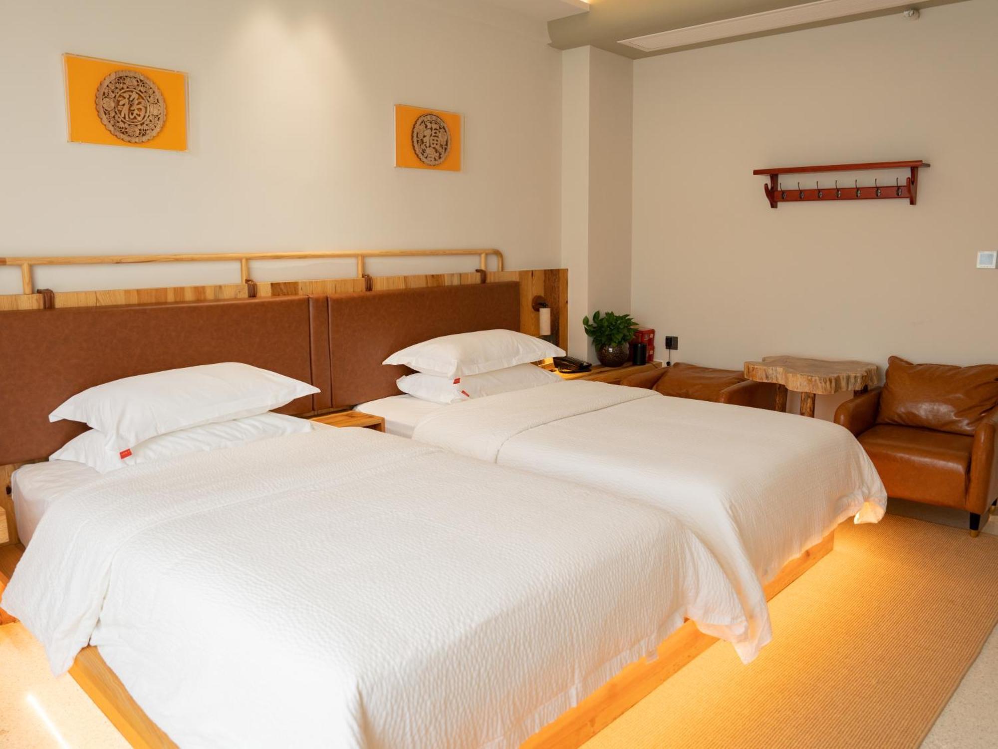 Patio Spring Holiday Inn -- Free Round Trip Pick-Up Service --Panoramic View Of Tianmen Mount Zhangjiajie Exteriör bild