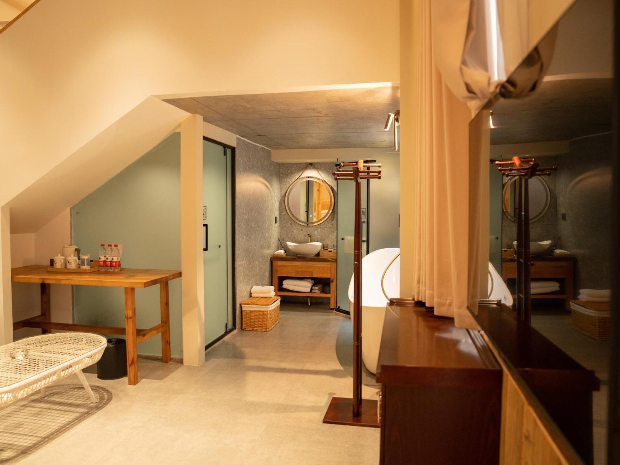 Patio Spring Holiday Inn -- Free Round Trip Pick-Up Service --Panoramic View Of Tianmen Mount Zhangjiajie Exteriör bild